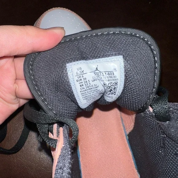 Jordan 1’s “Pink quartz” - Picture 2 of 2